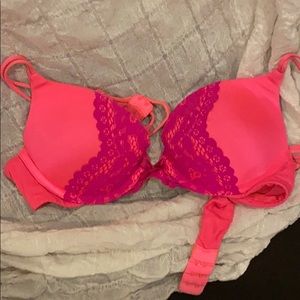 *Used* Victoria’s Secret “Very Sexy Push-up Bra”